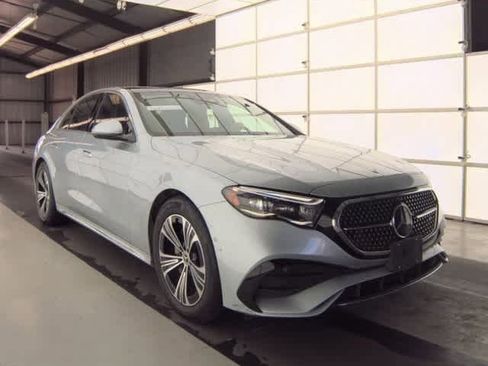 Used 2024 Mercedes-Benz E 350 4MATIC Sedan w/ Multicontour Seating Package image 5