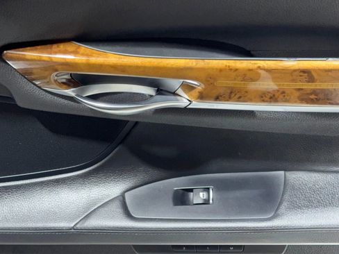 Used 2013 BMW 740Li image 28