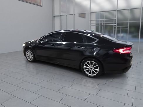 Used 2017 Ford Fusion SE w/ Fusion SE Technology Package image 6