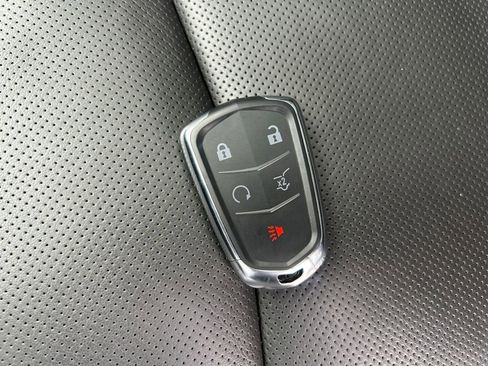 Used 2025 Cadillac XT6 Premium Luxury image 33