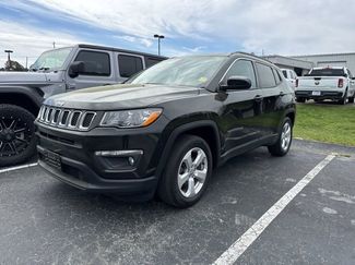 Used 2019 Jeep Compass Latitude video 1