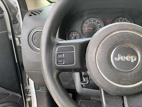 Used 2016 Jeep Patriot Sport w/ Power Value Group AWD/4WD image 11