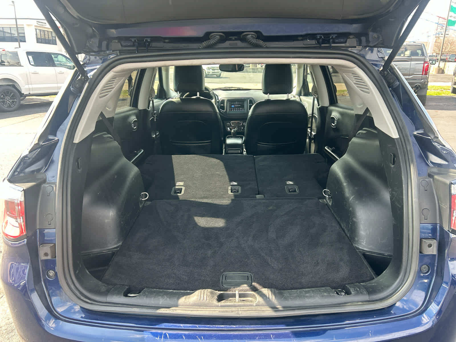 Used 2018 Jeep Compass Latitude w/ Popular Equipment Group FWD image 7