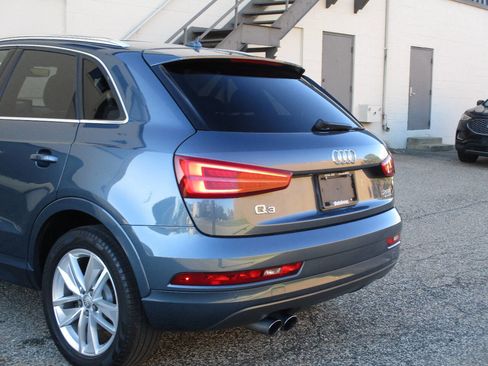 Used 2018 Audi Q3 2.0T Premium Plus w/ Premium Plus Package image 46