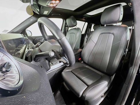 Used 2023 Mercedes-Benz GLB 250 4MATIC image 21