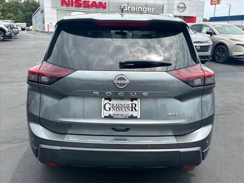 Used 2024 Nissan Rogue SV w/ SV Premium Package FWD image 4