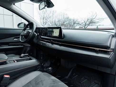 Certified 2023 Nissan Ariya AWD image 28