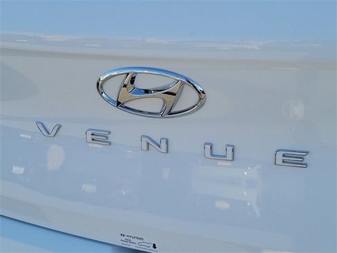 New 2026 Hyundai Venue SE image 21
