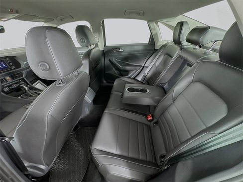 Used 2024 Volkswagen Jetta SE image 24