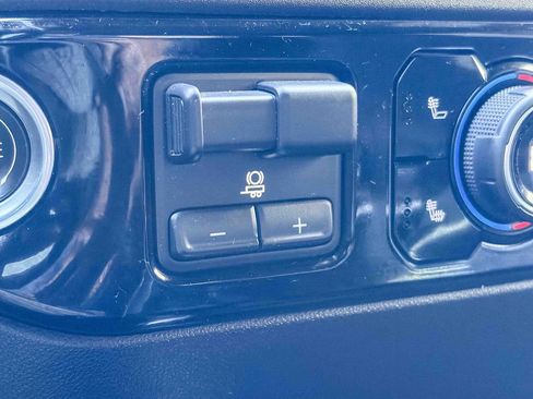Used 2022 Chevrolet Silverado 1500 RST AWD/4WD image 29