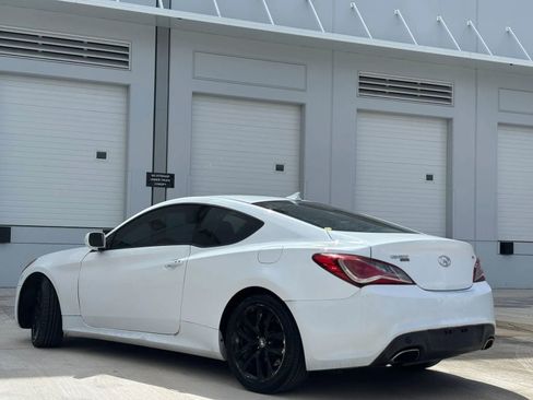Used 2015 Hyundai Genesis 3.8 image 11