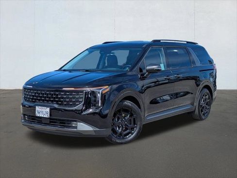 Used 2026 Kia Carnival SX Prestige image 1