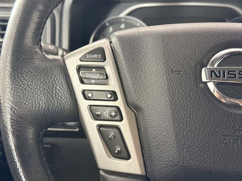Used 2022 Nissan Titan SV w/ SV Convenience Package RWD image 17