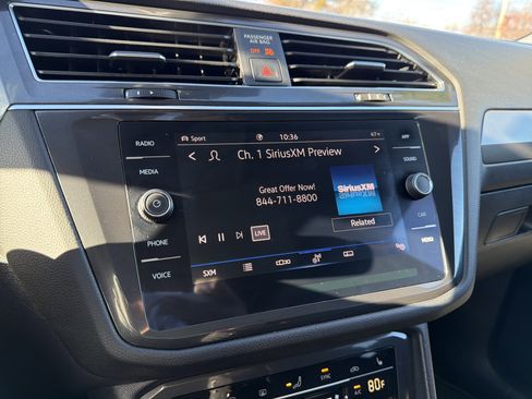 Certified 2023 Volkswagen Tiguan SE w/ Panoramic Sunroof Package image 19