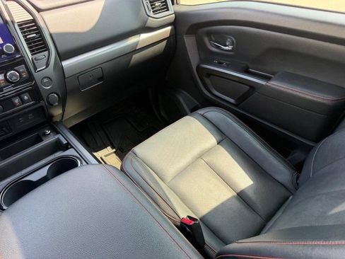 Used 2021 Nissan Titan PRO-4X w/ Pro-4x Convenience Package AWD/4WD image 16