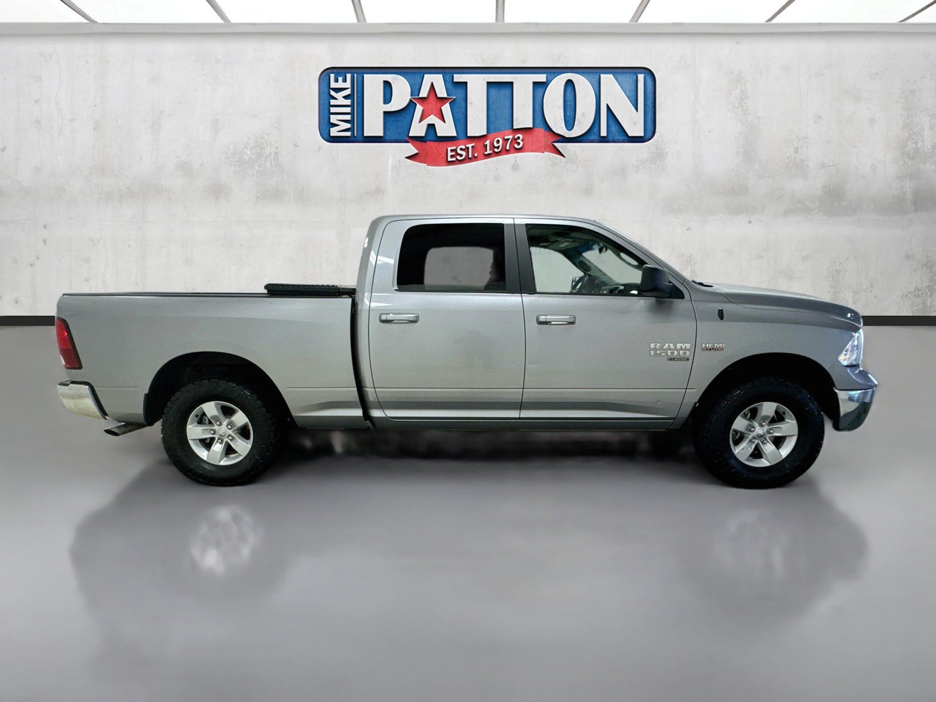 Used 2019 RAM 1500 Classic SLT RWD image 8