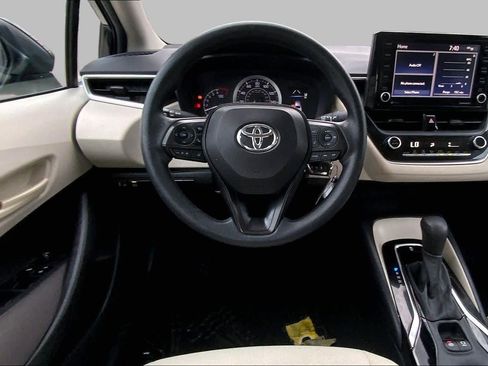 Used 2022 Toyota Corolla LE FWD image 6