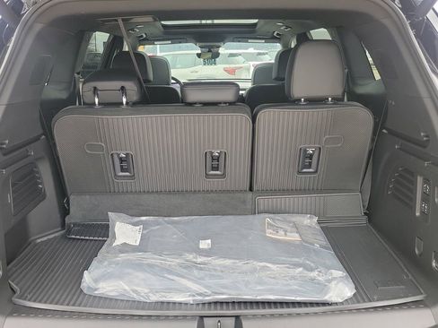 Used 2026 Buick Enclave Preferred w/ Power Package AWD/4WD image 8