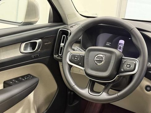 Used 2023 Volvo XC40 B5 Ultimate w/ Climate Package AWD/4WD image 13