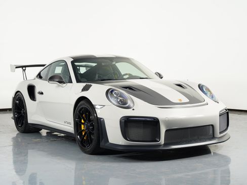 Used 2019 Porsche 911 GT2 RS image 5