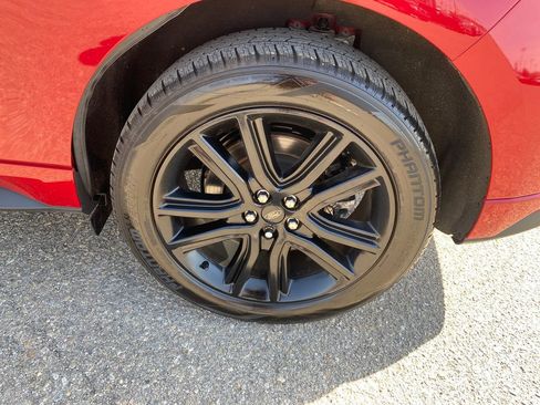 Used 2022 Ford Edge ST-Line image 23