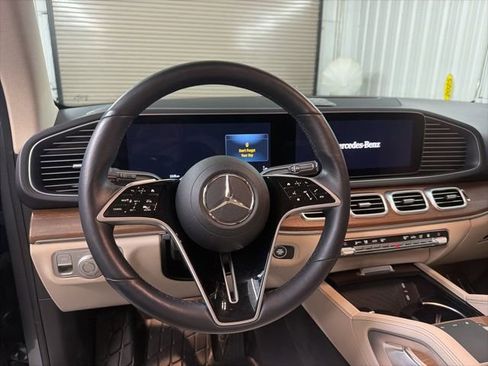 Used 2025 Mercedes-Benz GLE 450e 4MATIC image 15