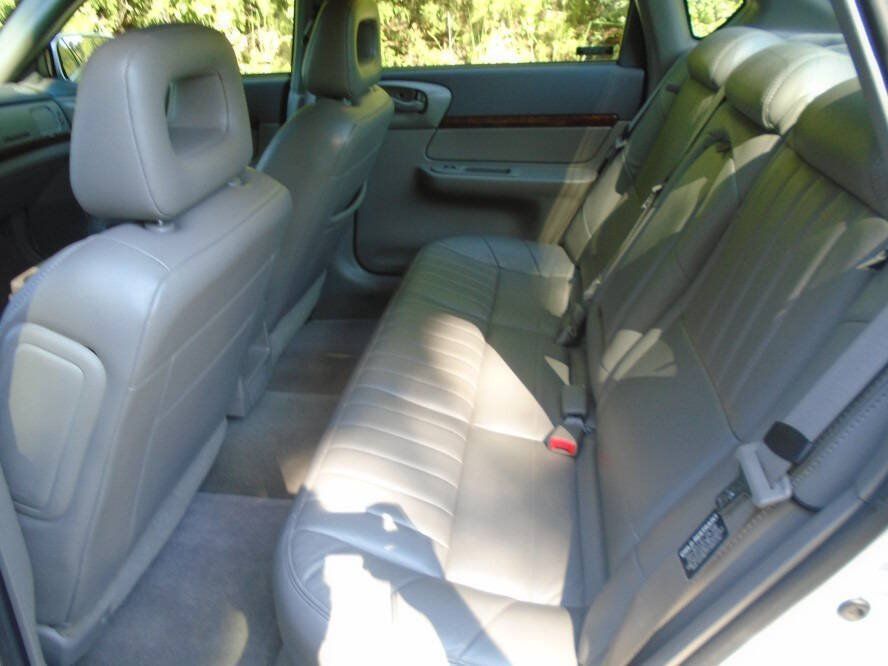 Used 2001 Chevrolet Impala w/ Preferred Equipment Group FWD image 11