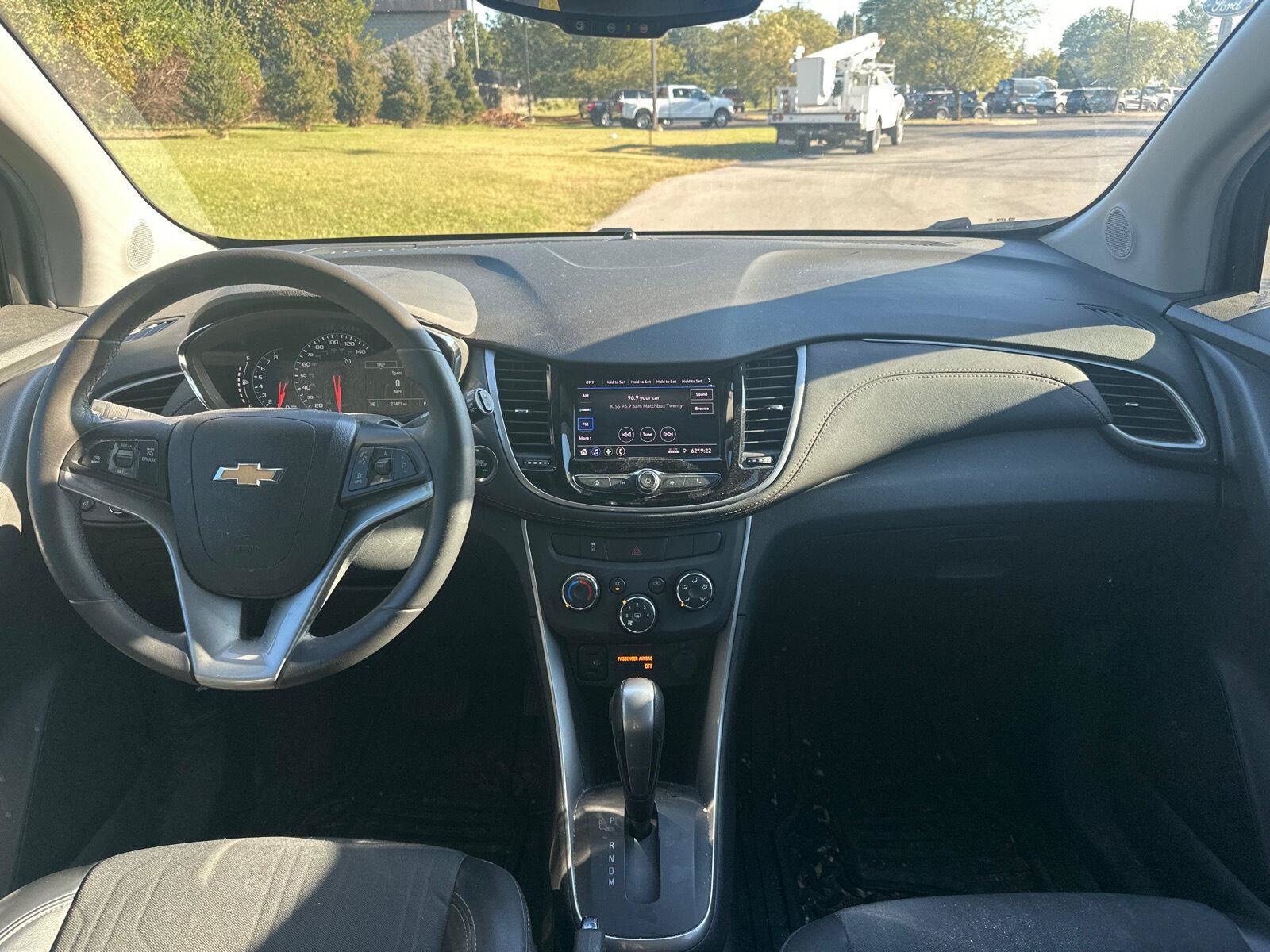 Used 2022 Chevrolet Trax LT w/ Sport Edition AWD/4WD image 2
