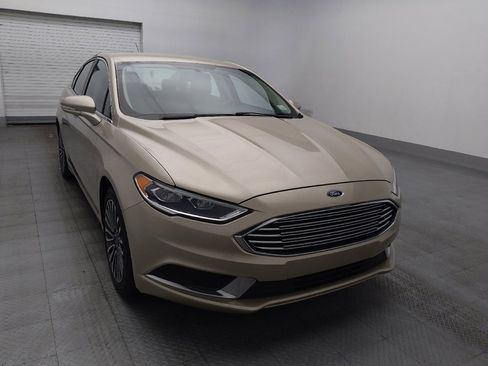 Used 2018 Ford Fusion SE w/ Fusion SE Technology Package FWD image 14