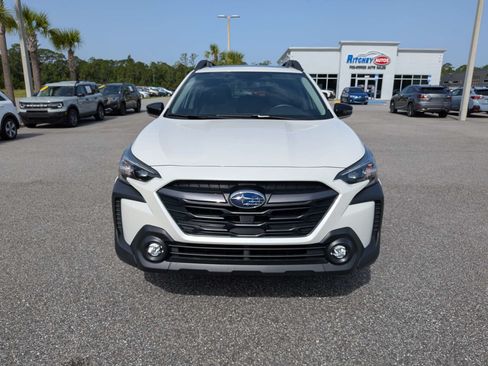 Used 2025 Subaru Outback Premium AWD/4WD image 9