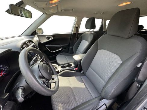 Used 2022 Kia Soul LX w/ Technology Package image 10