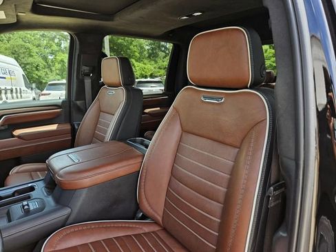 Used 2025 GMC Sierra 3500 Denali Ultimate AWD/4WD image 14