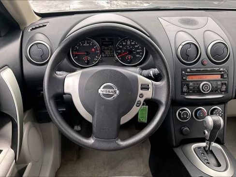 Used 2013 Nissan Rogue S image 17