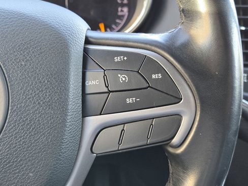 Used 2020 Jeep Grand Cherokee Laredo image 24