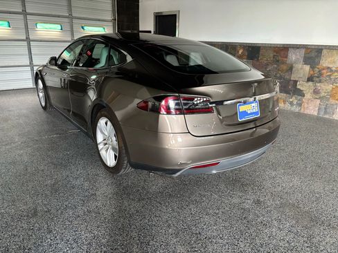 Used 2015 Tesla Model S P90D image 5