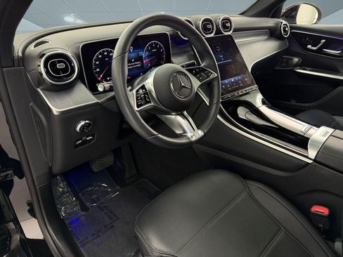 Used 2023 Mercedes-Benz GLC 300 image 4