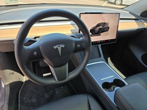 Used 2023 Tesla Model Y Long Range AWD/4WD image 15