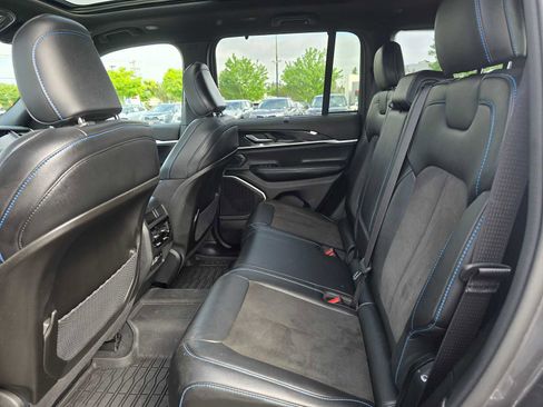 Used 2023 Jeep Grand Cherokee Trailhawk w/ Advanced Protech Group II AWD/4WD image 18