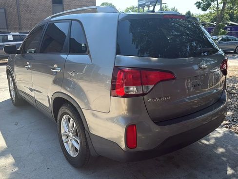 Used 2014 Kia Sorento LX FWD image 7