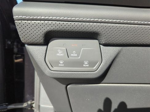 New 2026 Volkswagen Atlas SE image 37