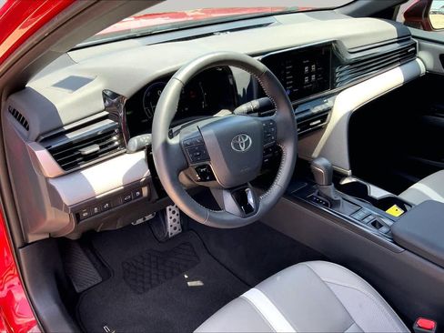 Used 2025 Toyota Camry SE w/ Convenience Package FWD image 17