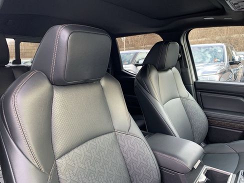 Used 2025 Toyota Tacoma Limited image 18