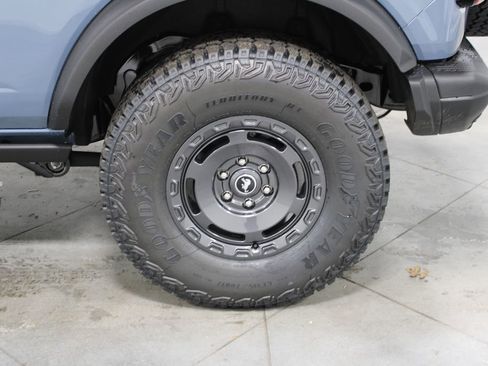 New 2025 Ford Bronco Badlands image 16