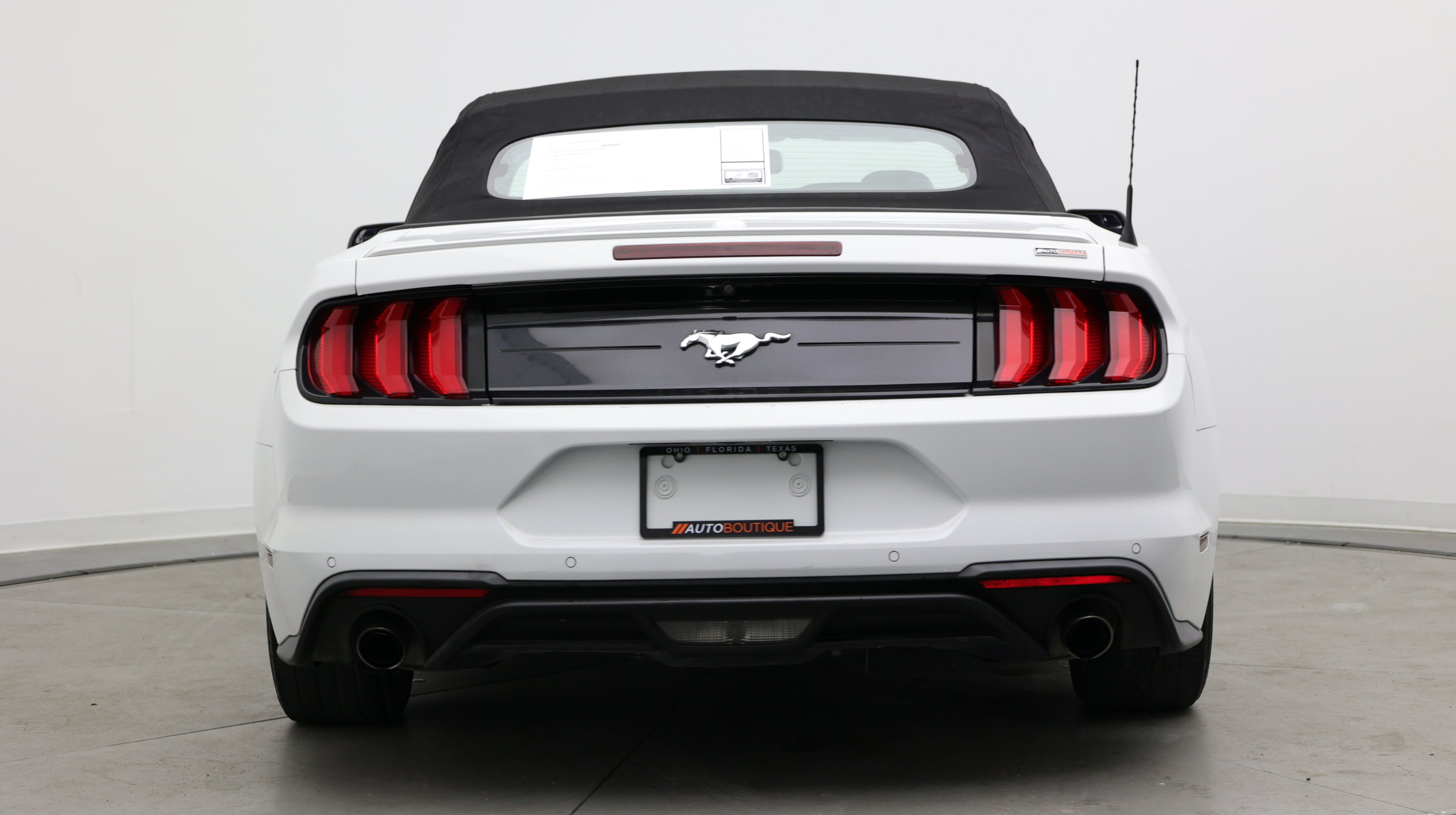 Used 2020 Ford Mustang Premium RWD image 4