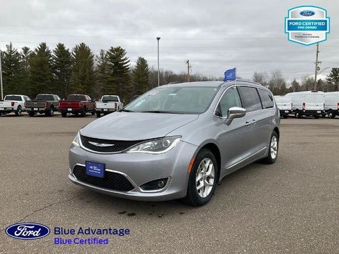 Used 2020 Chrysler Pacifica Limited FWD image 29