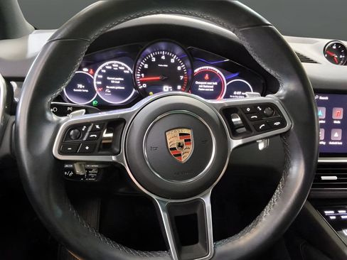Used 2023 Porsche Cayenne w/ Premium Package AWD/4WD image 23