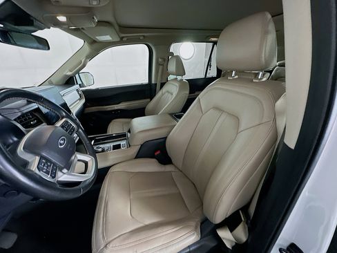 Used 2024 Ford Expedition Limited image 13