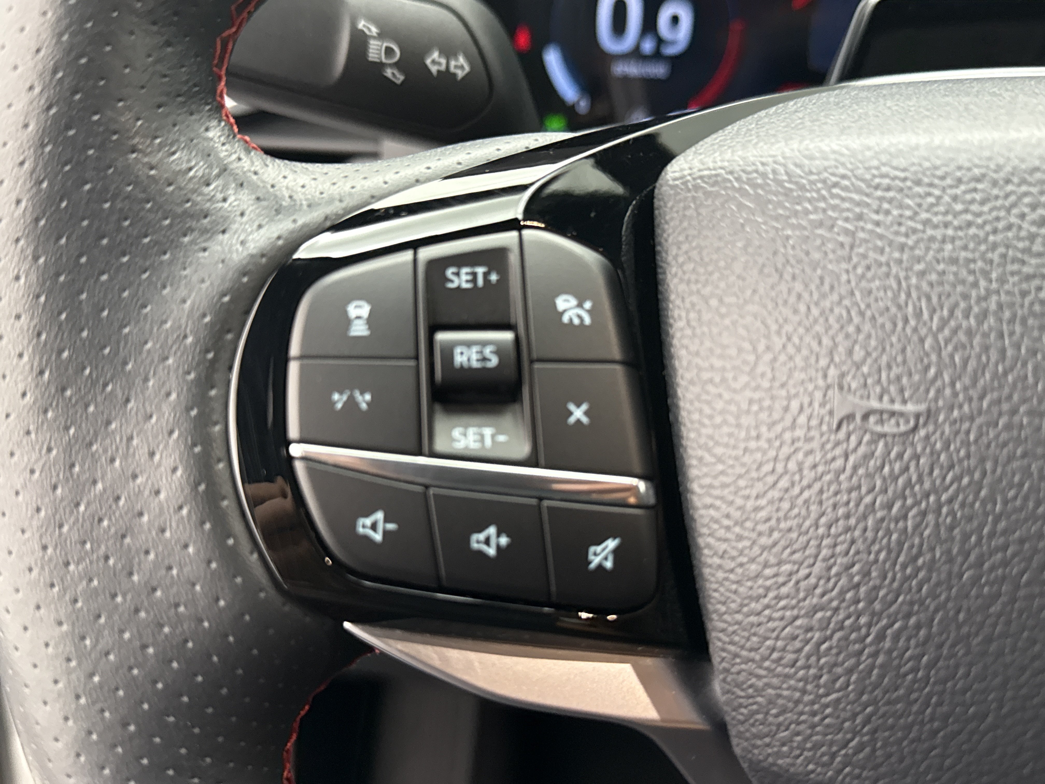 Used 2025 Ford Explorer ST-Line AWD/4WD image 15