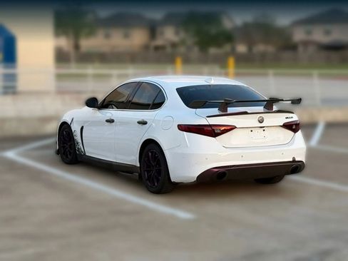 Used 2017 Alfa Romeo Giulia RWD image 6