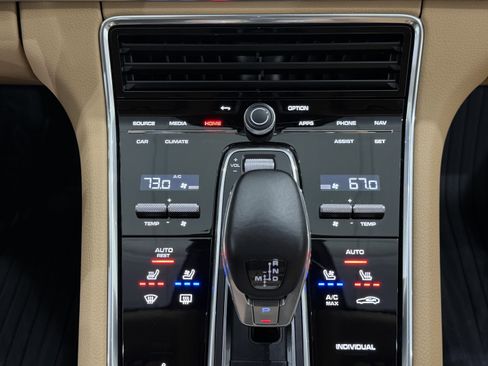 Certified 2023 Porsche Panamera 4 image 40